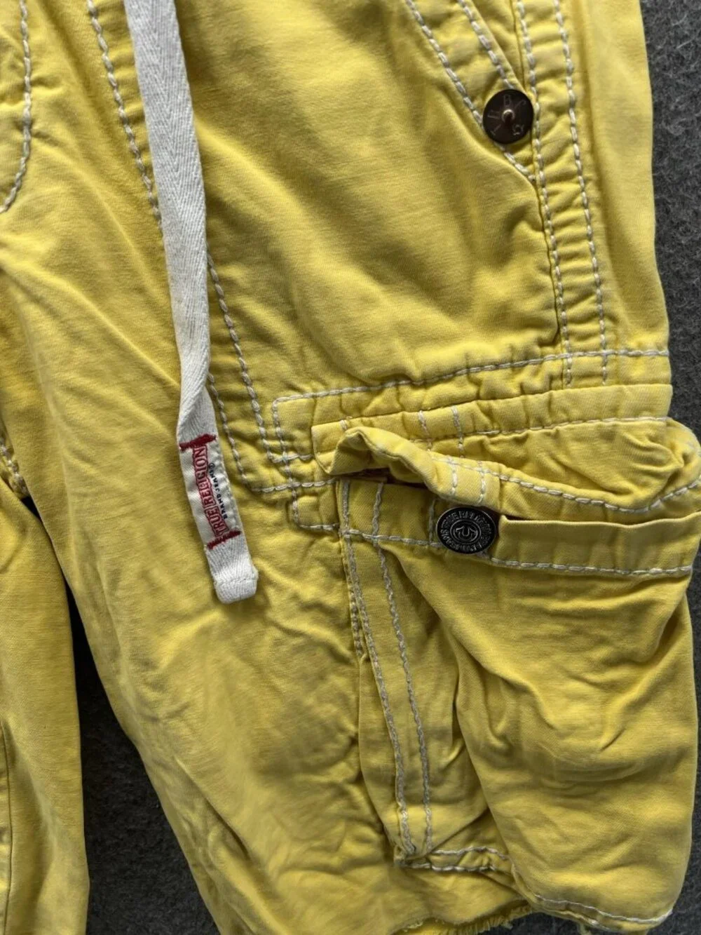 True Religion Shorts Mens 28 Yellow Cargo Drawstring Distressed Paratrooper Y2K